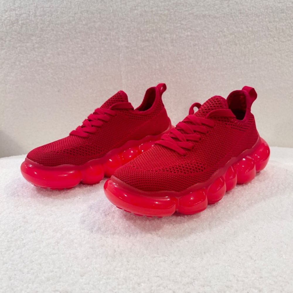 Brand New La Sheelah Women’s Size 6 Red Sneakers Space Knit Child 4/4.5 Running